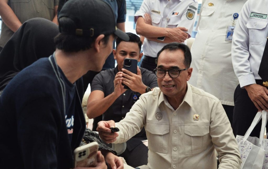 00f5ecc594d53e8ff7f36b2d0696ef11