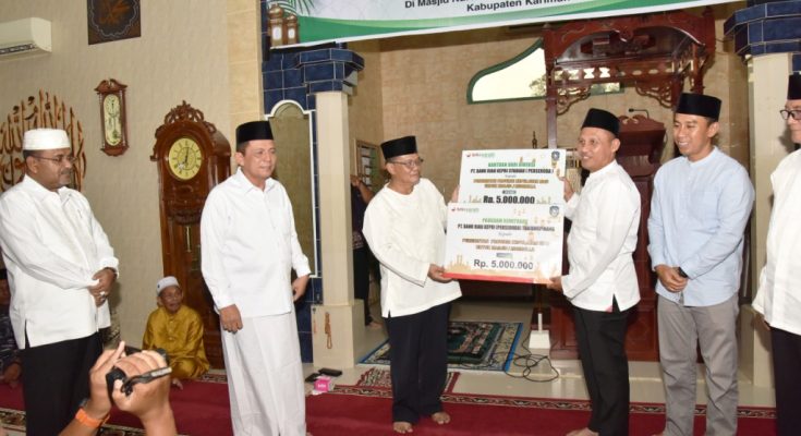 Kunker_ke_Karimun_Direksi_BRK_Syariah_Lanjutkan_Safari_Ramadan_Bersama_Pemprov_Kepri_dan_Berikan_Bantuan_CSR-735x400