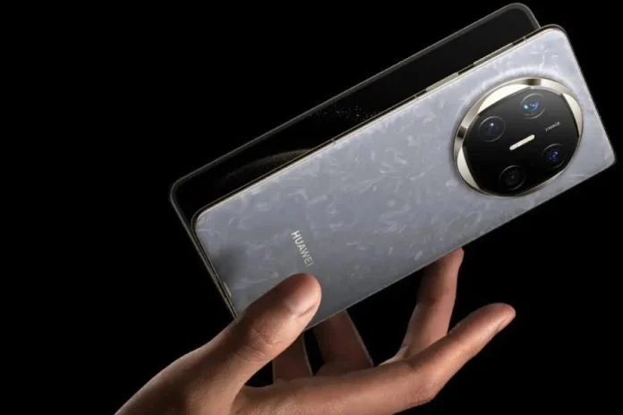 Huawei-Mate-X6-Foldable-phone-696x464-1