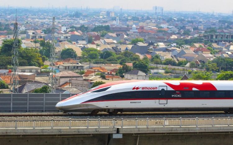 Kereta-cepat-whoosh-750x469